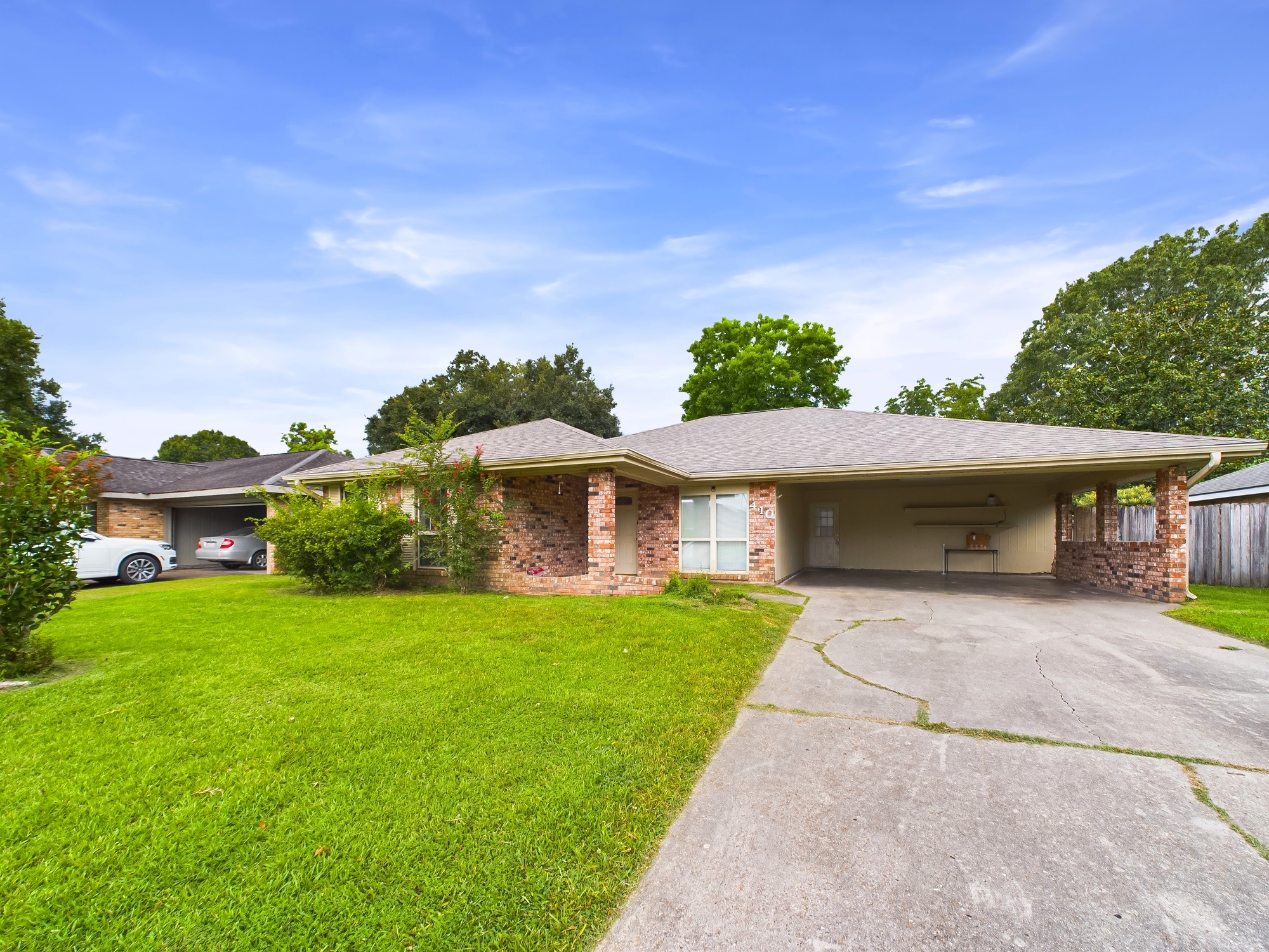 Charming Brick Home in Lafayette, Louisiana